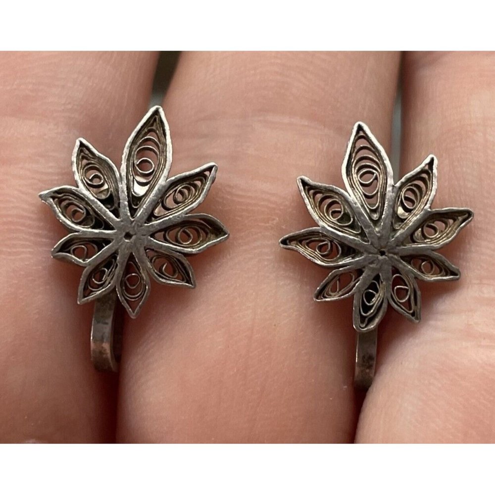 Pair of Antique Filigree Sterling Silver Leaf Screw Back Earrings Victorian Deco
